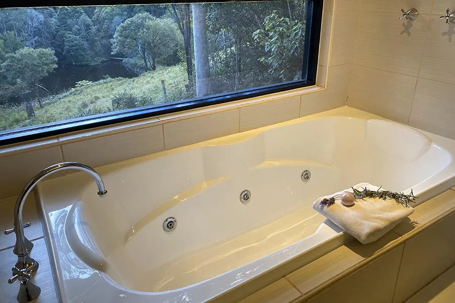 Maleny Accommodation Double Spa Bath With View